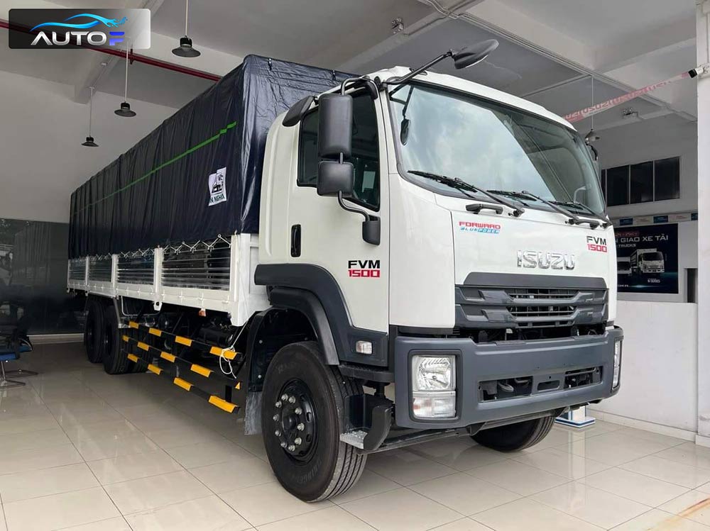 Xe tải Isuzu 3 chân FVM 1500 thùng bạt 15 tấn dài 7.7 mét và 9.3 mét